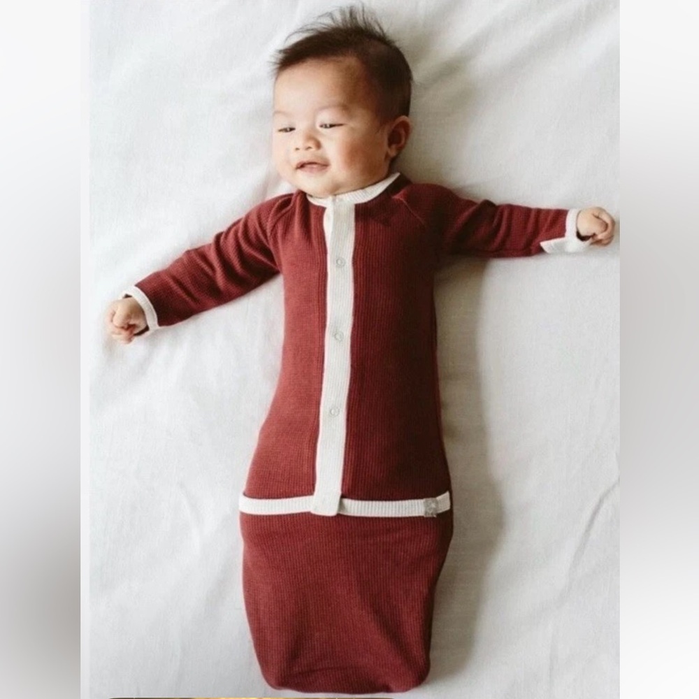 GOUMI COCOA & CREAM THERMAL KNIT NEWBORN INFANT CONVERTIBLE GOWN